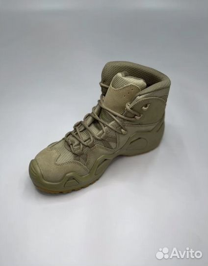 Трекинговые ботинки