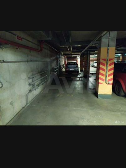 Машиноместо, 18 м²