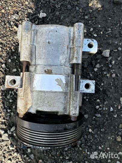 Компрессор кондиционера Ford Escape EPF AJ 2002