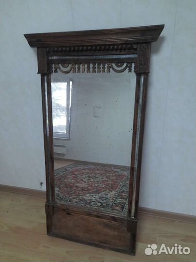 Зеркало старинное