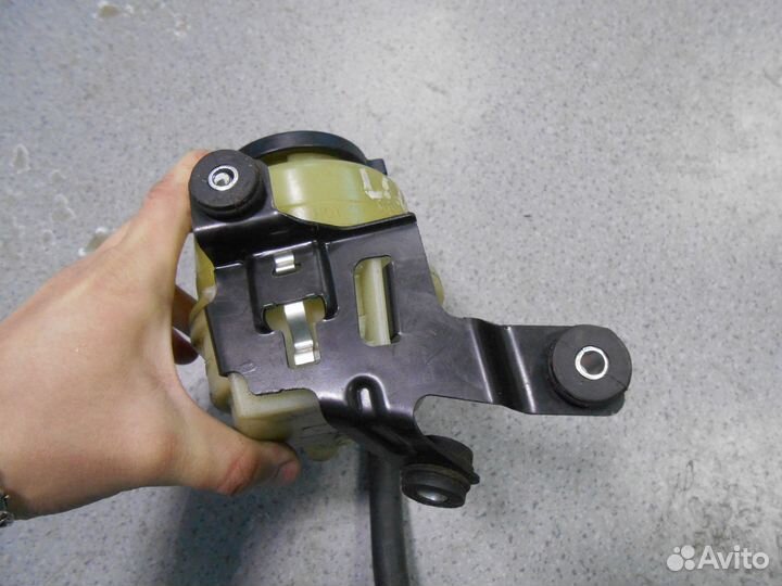 Бачок гур Toyota Camry 30 40 Lexus