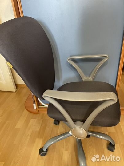 Стул офисный б/у