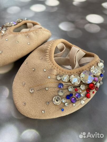 Полупальцы со стразами