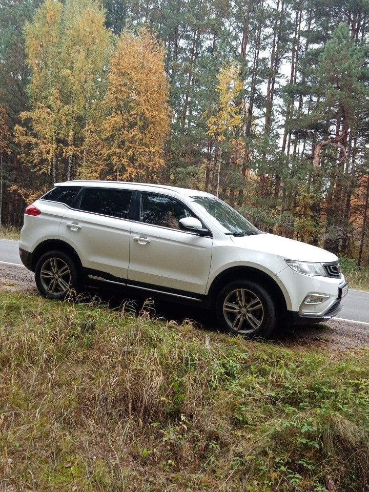 Geely Atlas: фото владельца