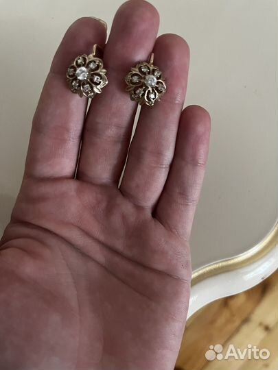 Золотые серьги