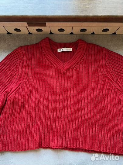 Zara Свитер женский