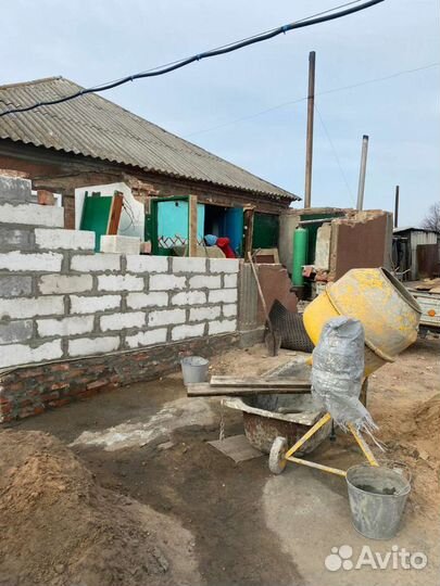 Бригада строителей