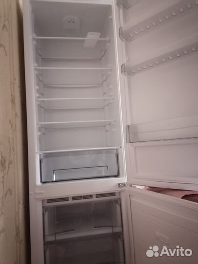 Продам холодильник рабочий