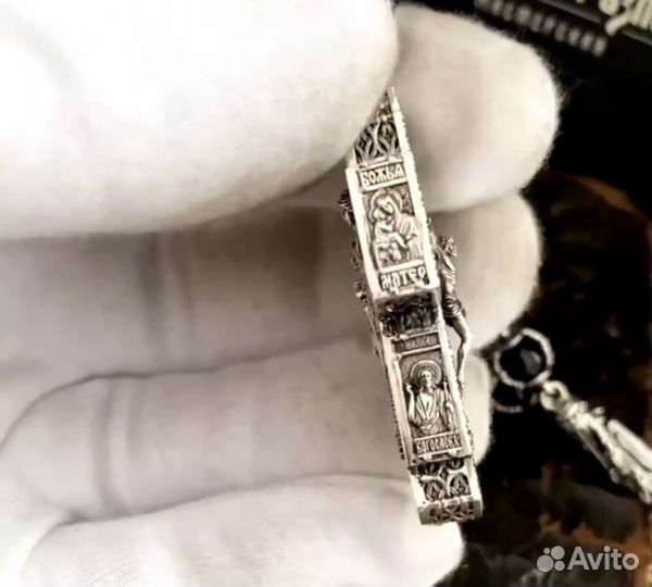 Серебряная цепь с крестом