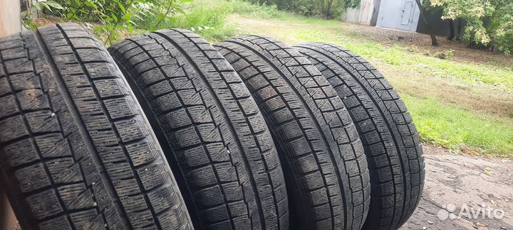 Bridgestone Blizzak Revo GZ 215/60 R17