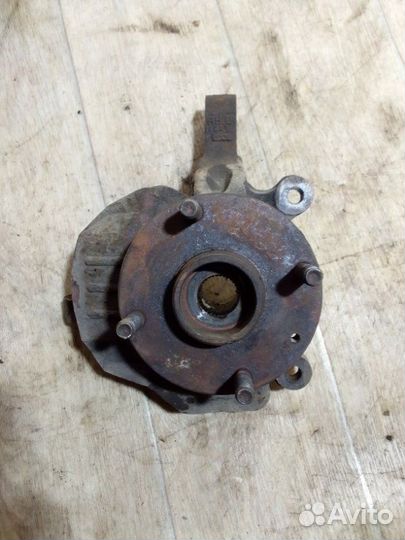 Кулак поворотный передний правый Chevrolet Lacetti