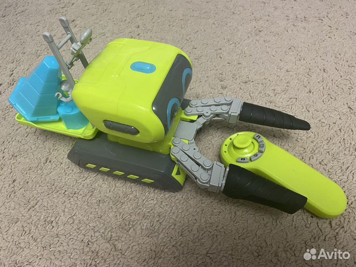 Робот. Радиоуправляемый. Игрушка