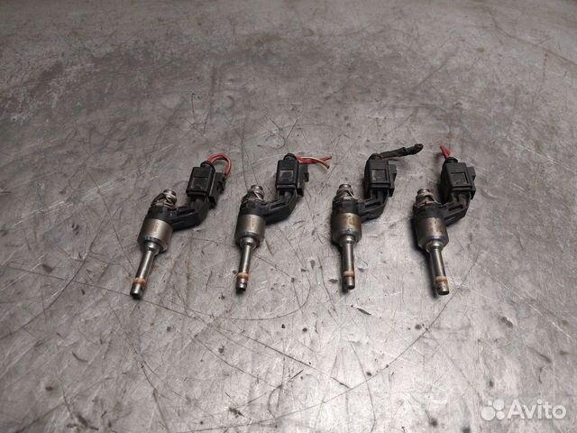 Skoda Octavia A5 Форсунка топливная 1.4