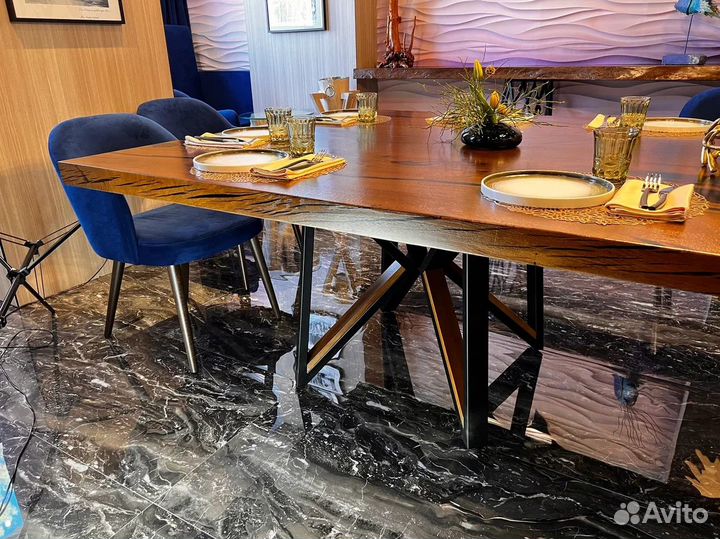 Стол обеденный из массива дерева