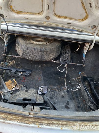 ГАЗ 3110 Волга 2.4 МТ, 2001, 200 000 км