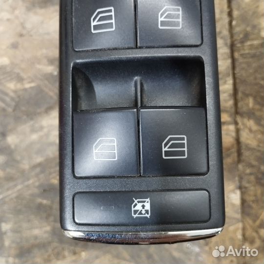 Блок управления стеклоподъемниками Mercedes-Benz E