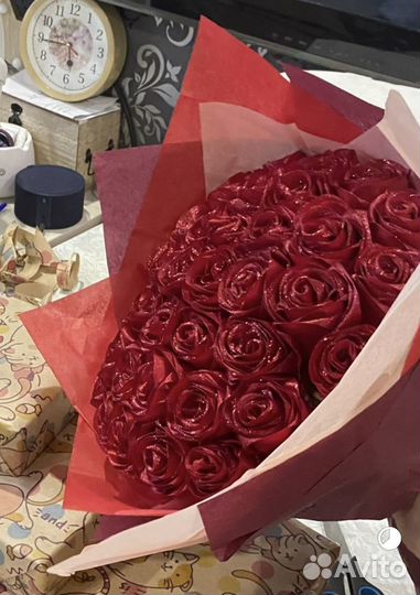 Розы из атласных лент