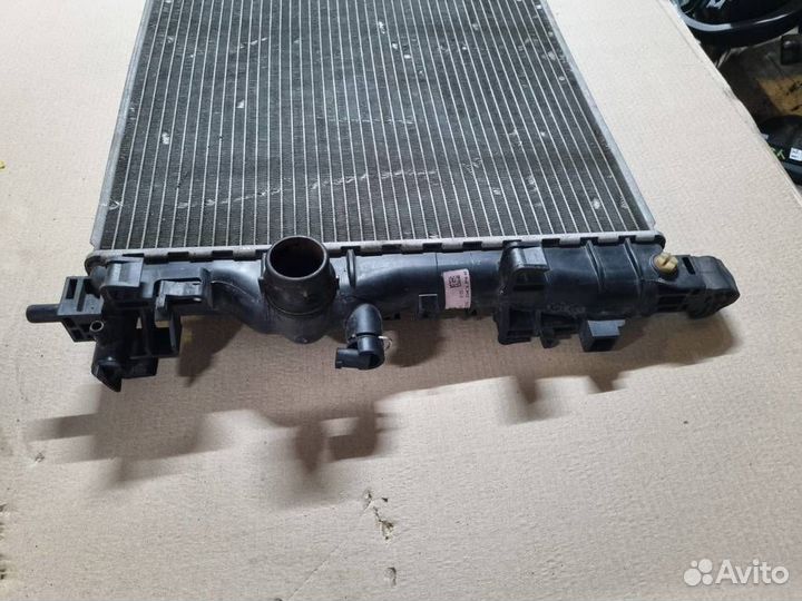 Радиатор основной Opel Astra J GTC