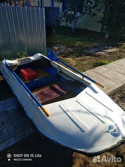 Лодка Романтика