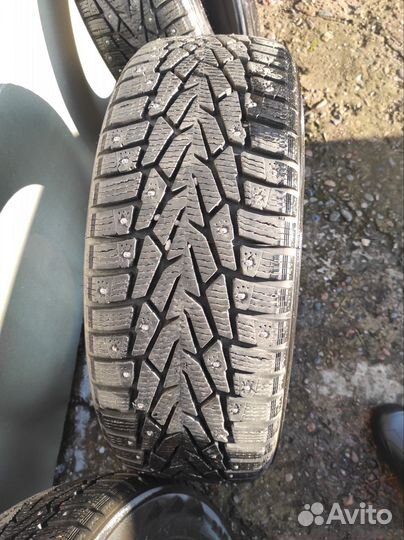 Nordman 7 215/65 R16 102