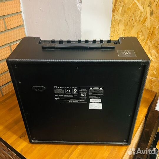 Цифровой комбоусилитель для электрогитары Fender M