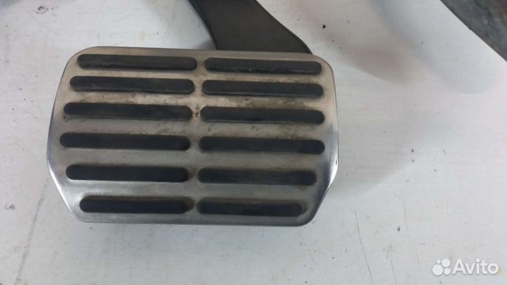 Педаль тормоза Volkswagen Toureg 1