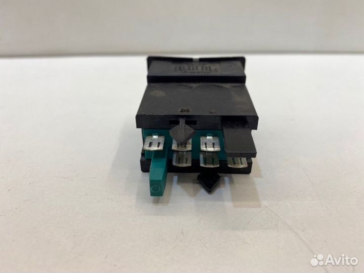 Кнопка обогрева сидений задняя Audi A6 C6 2.0 2008