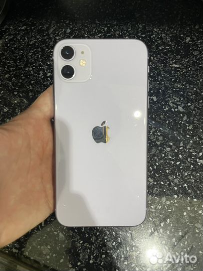iPhone 11, 64 ГБ