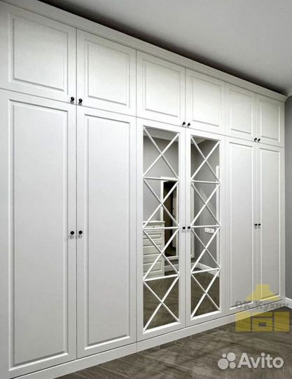 Угловой шкаф