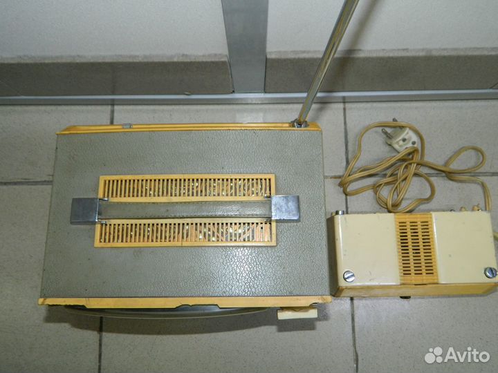 Телевизор - ретро - винтаж - телевизор СССР - юнос