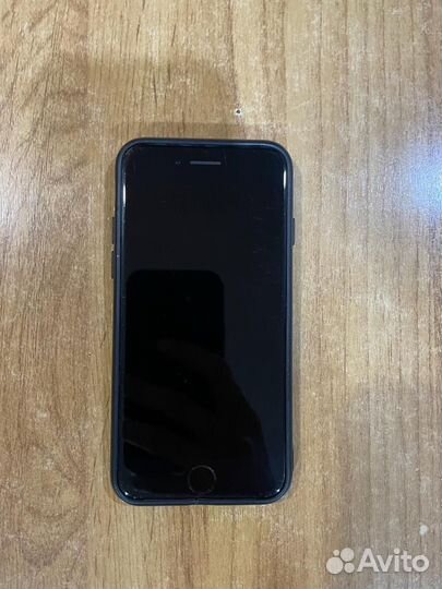 Телефон iPhone 8 64 gb