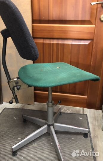 Стул вращающийся винтаж