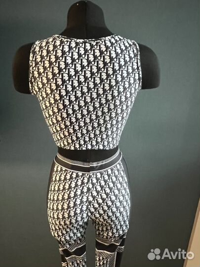 Спортивный костюм