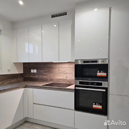 Кухонный гарнитур угловой