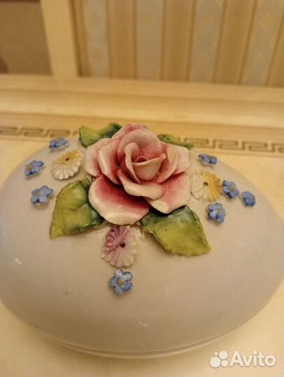 Шкатулка яйцо, фарфор Германия