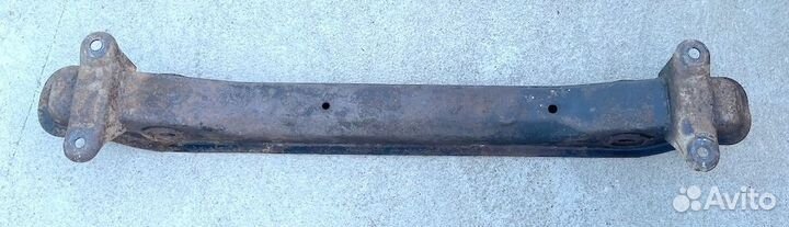 Хендай H-1 Балка подвески передняя