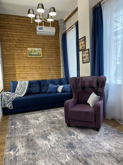 2-к. квартира, 42 м², 1/3 эт.