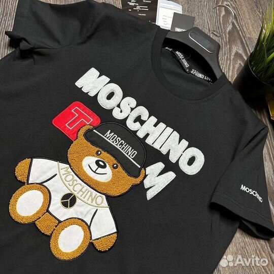 Футболка Moschino