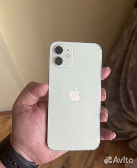 iPhone 12, 64 ГБ