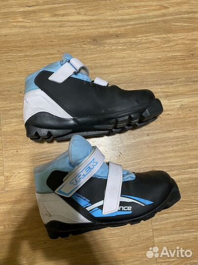 Лыжные ботинки trek distancesns ик black blue