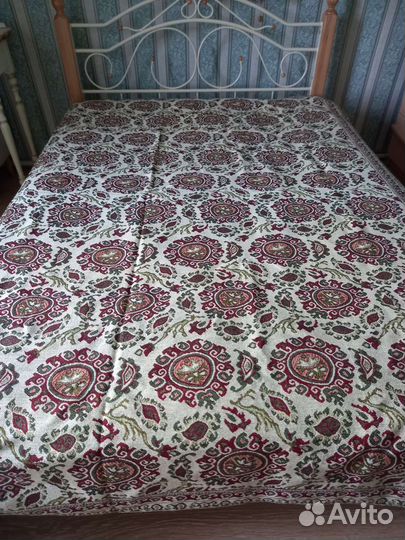 Покрывало на кровать