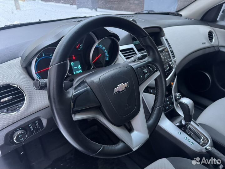 Chevrolet Cruze 1.6 AT, 2011, 217 500 км