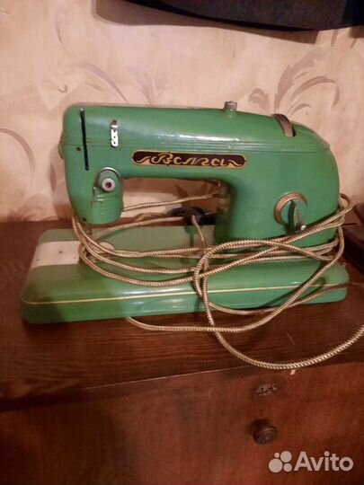 Швейная машинка Волга