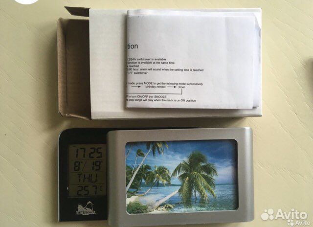 Часы с термометром и фото