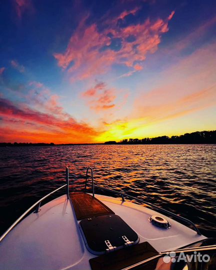 Прогулки на катере, катер на Волге