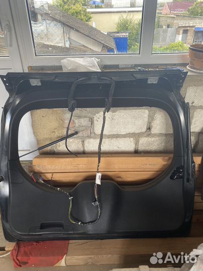 Задняя дверьв сборе ford kuga 1