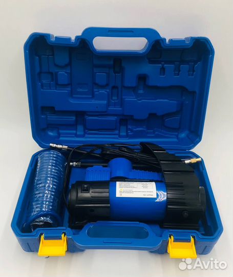 Компрессор 2-поршневой с LED фонарем, в кейсе