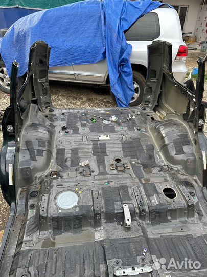 Lexus LX570 Кузов по запчастям