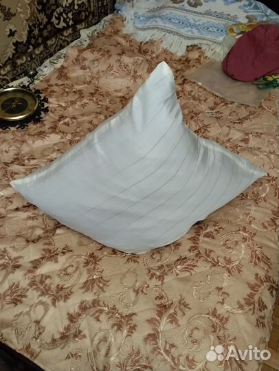 Подушки пуховые 60x60
