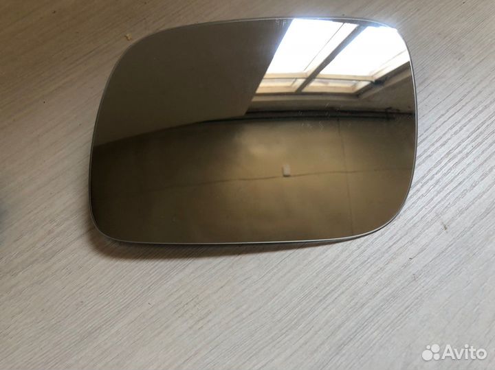 Зеркальное стекло Volkswagen Touareg II 02-07